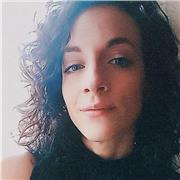 Docente di inglese di scuole medie, superiori, e università offre lezioni di inglese e servizi di traduzione italiano-inglese, inglese-italiano. Si offrono anche servizi di correzione tesi/testi, speaking, e approfondimenti di cultura